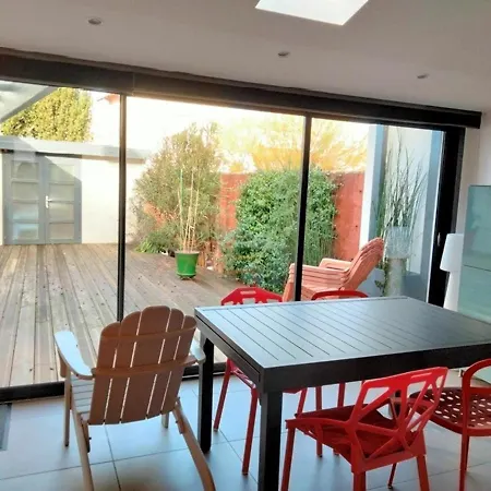 Maison Renovee Avec Gout, Proche Et Marche, 6 Couchages, Terrasse, Wi-fi, Non Fumeur - Fr-1-331-220 Casa de Férias