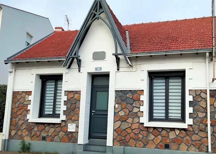 Hébergement de vacances Maison Rénovée Avec Goût, Proche Et Marché, 6 Couchages, Terrasse, Wi-fi, Non Fumeur - Fr-1-331-220 *