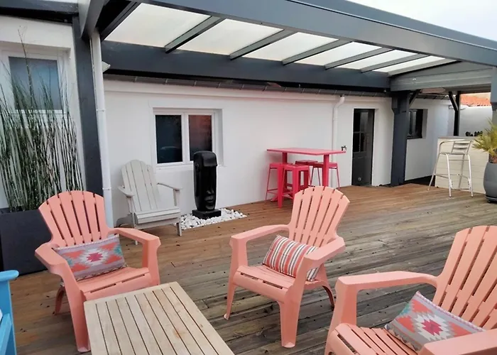 Hébergement de vacances Maison Rénovée Avec Goût, Proche Et Marché, 6 Couchages, Terrasse, Wi-fi, Non Fumeur - Fr-1-331-220 *